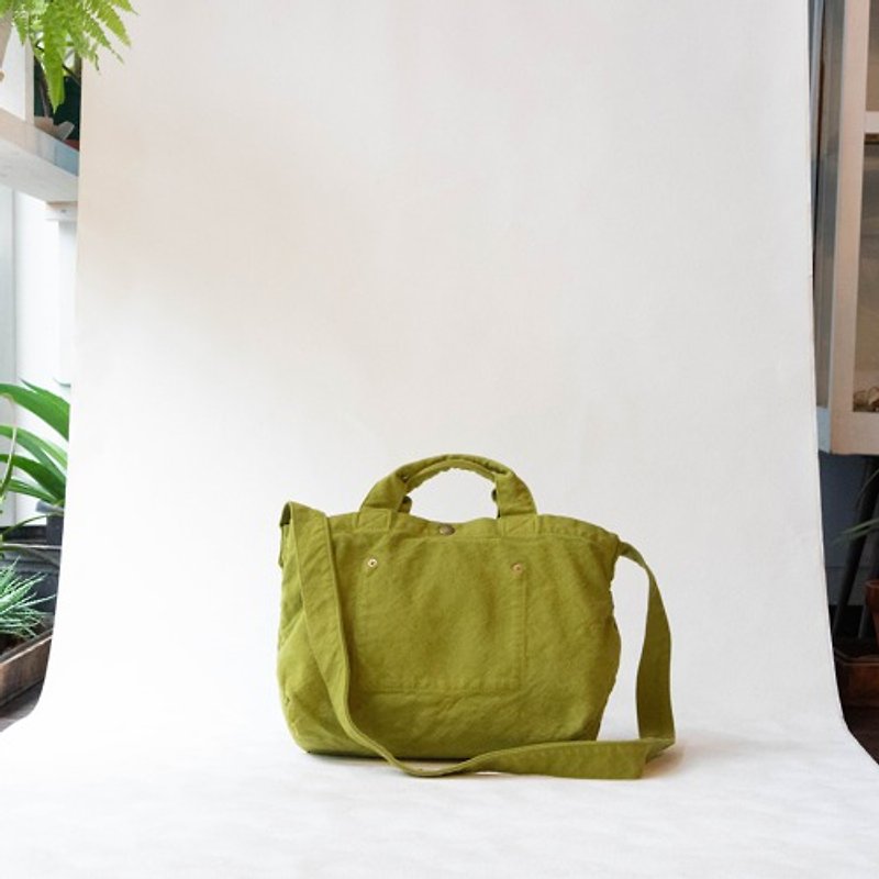Horizontal tote bag [Wakakusa] (VC-9) - Handbags & Totes - Cotton & Hemp Green