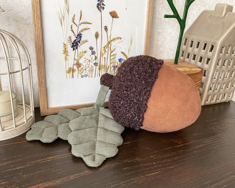 Acorn pillow, Woodland nursery decorative pillow, Pillow fall decor, Acorn plush - 壁貼/牆壁裝飾 - 環保材質 咖啡色