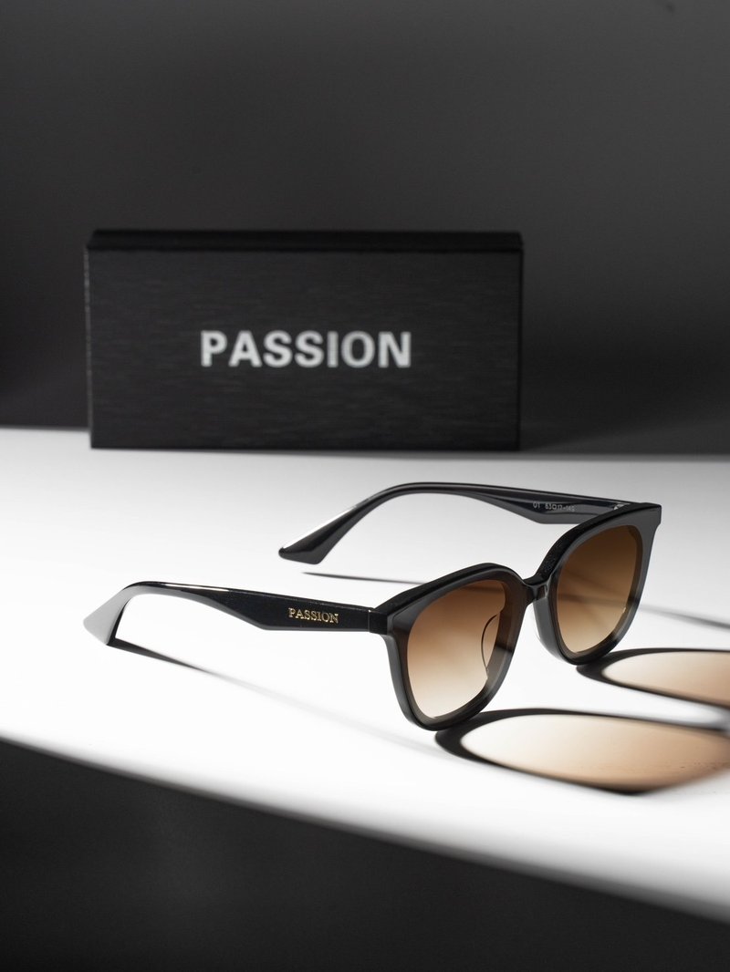 Passion crisp flat square frame sunglasses - แว่นกันแดด - วัสดุอื่นๆ 