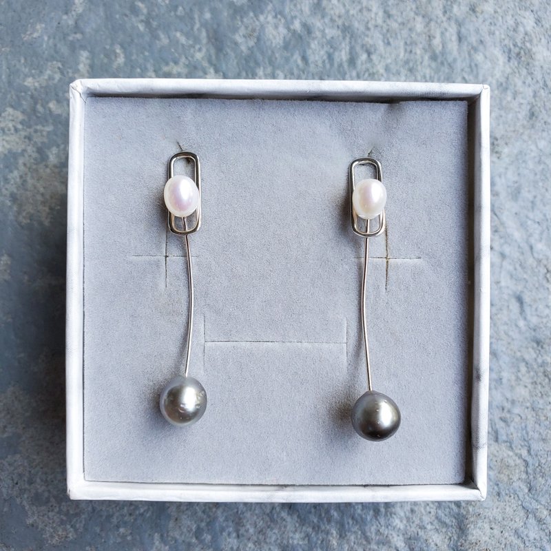 Genuine Natural Gray Tahitian Irregular Round Pearls Pendular Dangle Earrings - ต่างหู - ไข่มุก สีดำ