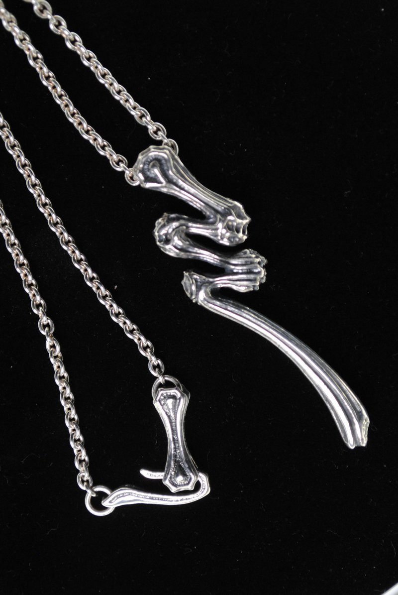 Yuanbao Silver/handmade silver jewelry/spine series/pendant/bone method skull pendant - Necklaces - Sterling Silver Silver