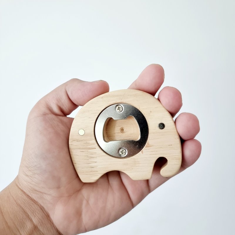 Elephant shaped magnetic bottle opener (Handmade woodwork from Thailand) - 開瓶器/開罐器 - 木頭 咖啡色