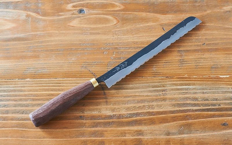Blacksmith's Bread Knife 21cm Daitoku Akahata - เครื่องครัว - โลหะ สีเทา
