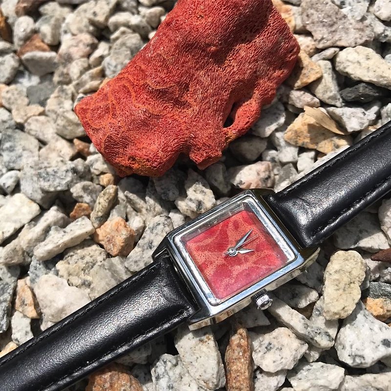 【Lost And Find】Natural Red coral watch - นาฬิกาผู้หญิง - เครื่องเพชรพลอย สีแดง