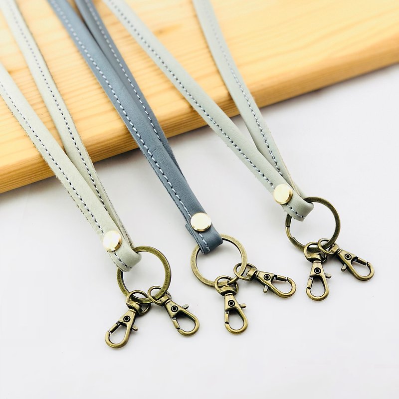 There are styles. Leather neck rope - Identification card / key ring / Easy card - Other - Genuine Leather Gray