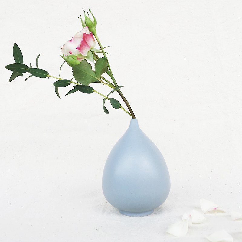 シンプルな北欧風の花 - 水滴グレーブルー - 花瓶・植木鉢 - 磁器 グレー