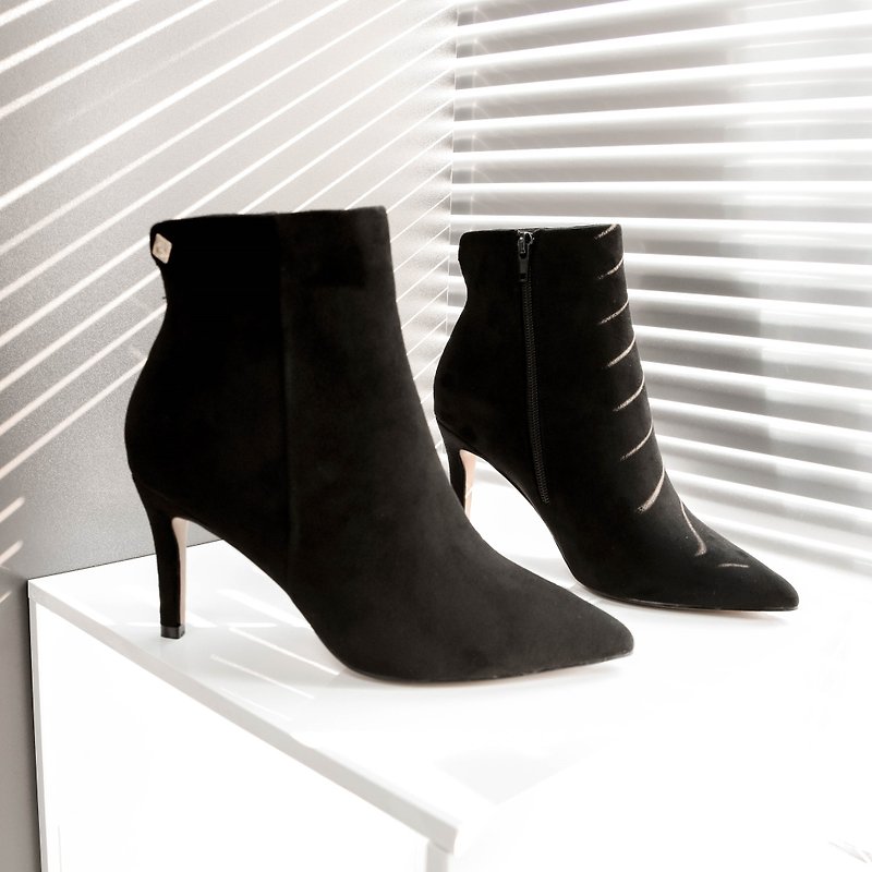 Black Khaki suede French pointed toe 8CM stiletto side zipper commuter versatile ankle boots look slim and tall - รองเท้าบูทสั้นผู้หญิง - เส้นใยสังเคราะห์ สีดำ