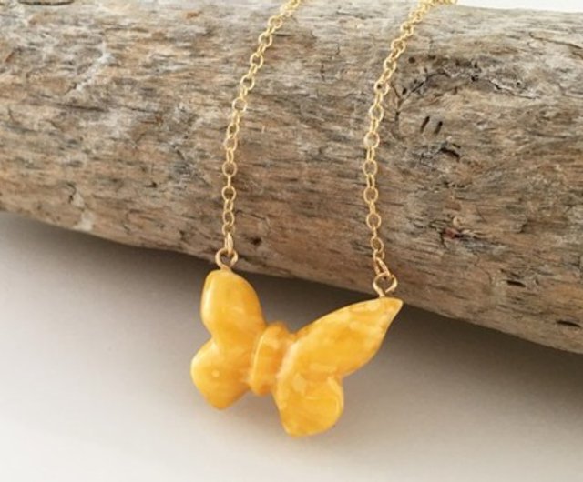 バルト海産ミルキーアンバー（琥珀) Butterfly K14GF Pendant