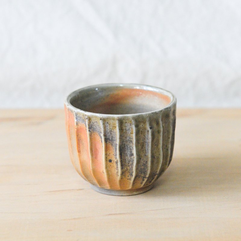 柴燒陶手作 寬直條紋 中茶杯 - 茶具/茶杯 - 陶 橘色