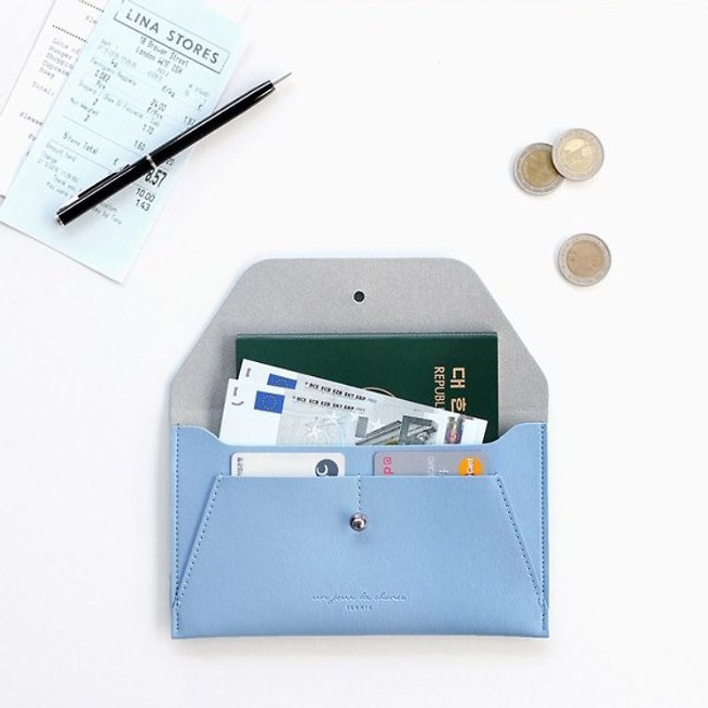 ICONICミニマルなパスポート財布 - 青い空、ICO50190 - パスポートケース - プラスチック ブルー