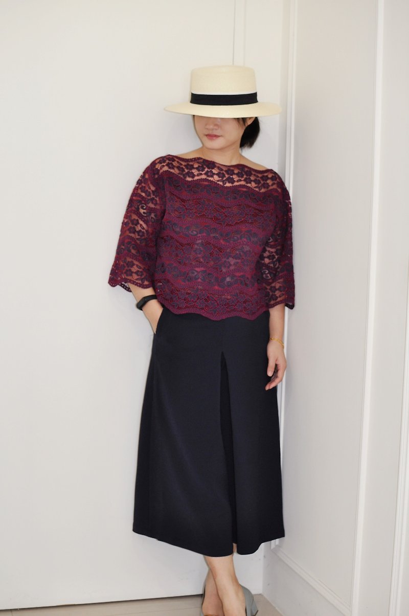 Flat 135 X Taiwanese designer series blue-red floral wave lace cloth collar top - กางเกงขาสั้น - เส้นใยสังเคราะห์ สีน้ำเงิน
