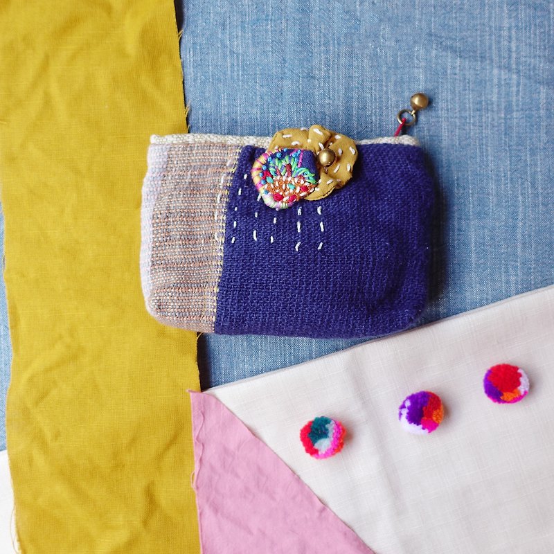 DUNIA handmade /Tropical gardens/ Handwoven Embroidered Coin Purse - 4 - กระเป๋าใส่เหรียญ - ผ้าฝ้าย/ผ้าลินิน สีน้ำเงิน