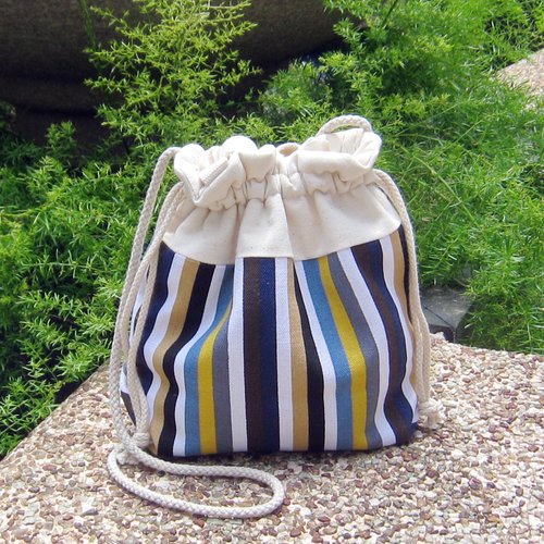 Three-in-one shoulder/cross-body/portable mouth bucket bag