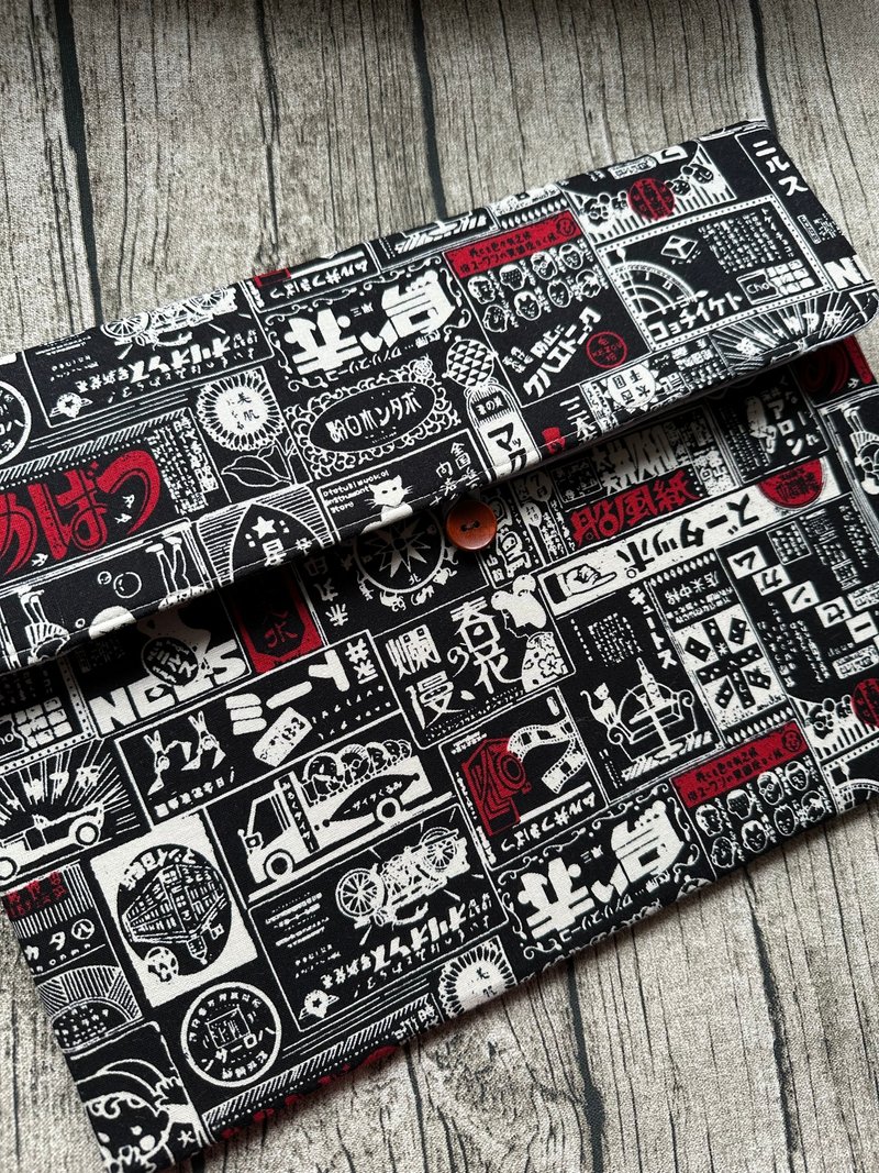 Handmade Japanese Vintage Poster Laptop Sleeve, Protection cover for device - กระเป๋าแล็ปท็อป - ผ้าฝ้าย/ผ้าลินิน สีดำ