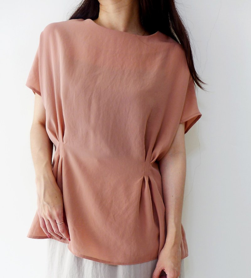 Sakura Melaleuca-Drop Shoulder Sleeve Fleece Top - เสื้อผู้หญิง - วัสดุอื่นๆ สึชมพู
