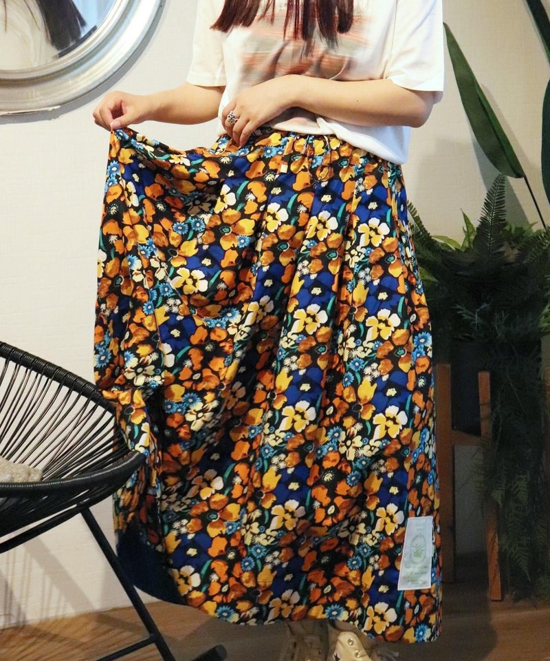 Africa tuck flare skirt 153/SYMPHONY - 裙子/長裙 - 聚酯纖維 黑色