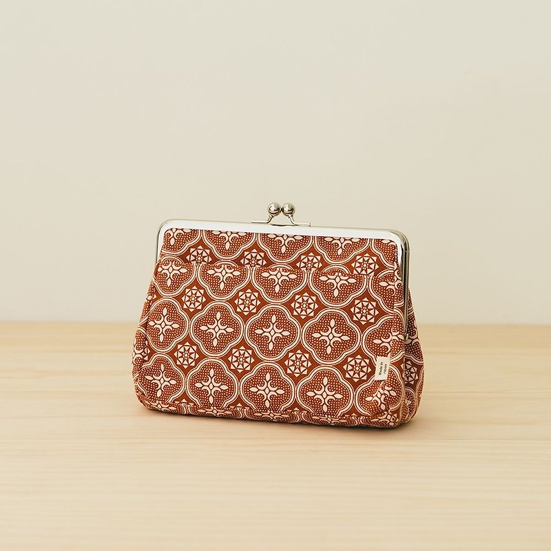 Clasp Frame Clutch/Begonia Glass Pattern/Lady Rouge - Clutch Bags - Cotton & Hemp Red