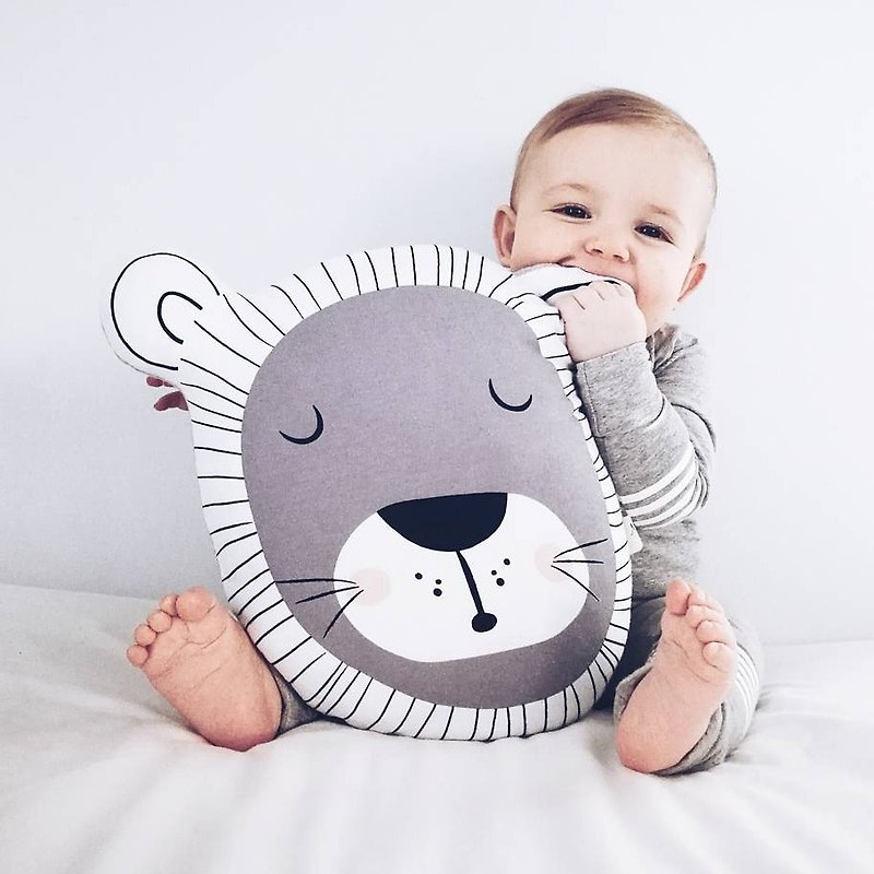 Mister Fly 動物造型抱枕 - 獅子 Lion MFLY070 - 嬰兒床/床圍/寢具 - 棉．麻 灰色