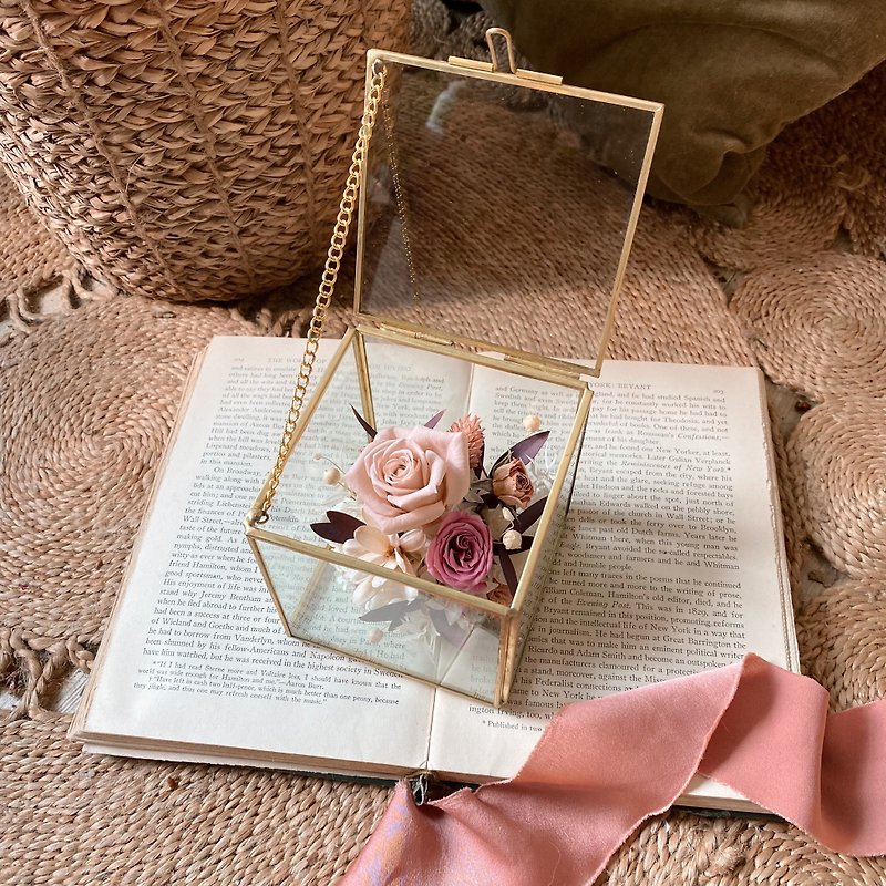 Pink Color Preserved Flower Glass Jewelry Box - ช่อดอกไม้แห้ง - พืช/ดอกไม้ สึชมพู
