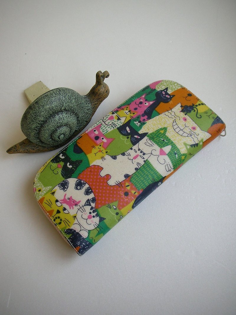 Cat group like tarpaulin - long clip / wallet / purse / gift - last one - Wallets - Waterproof Material Green
