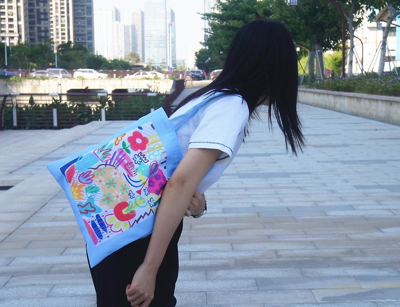 Illustrated floral shoulder bag - กระเป๋าถือ - ผ้าฝ้าย/ผ้าลินิน สีน้ำเงิน