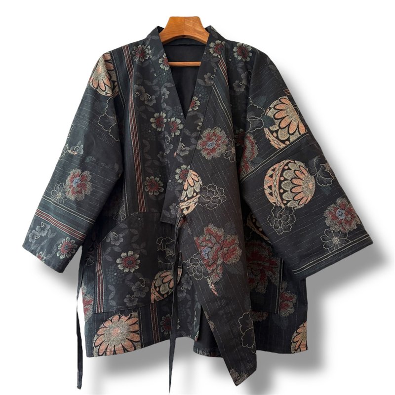 New Kimono Style Outer With Three Quarter Sleeves - Cotton - 男夾克/外套 - 棉．麻 黑色