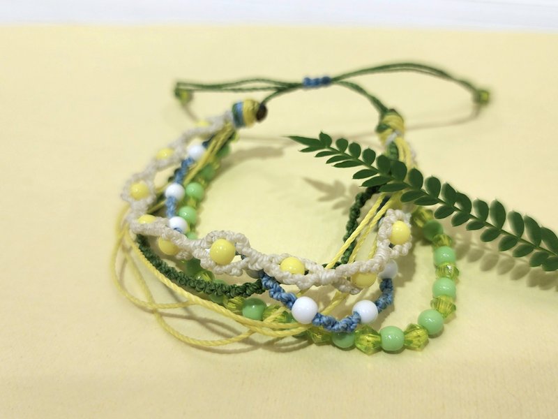 Wildflower Prairie - Wax Thread Bracelet - สร้อยข้อมือ - วัสดุกันนำ้ สีเขียว