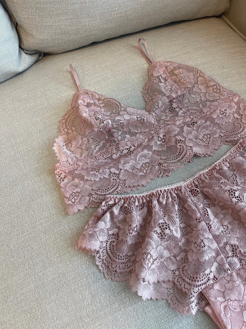 Lace bra, see-through (ventilate type) + underwear set - Women's Underwear - Other Materials Pink