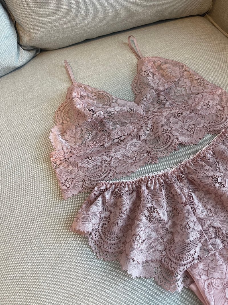 Lace bra, see-through (ventilate type) + underwear set - Women's Underwear - Other Materials Pink