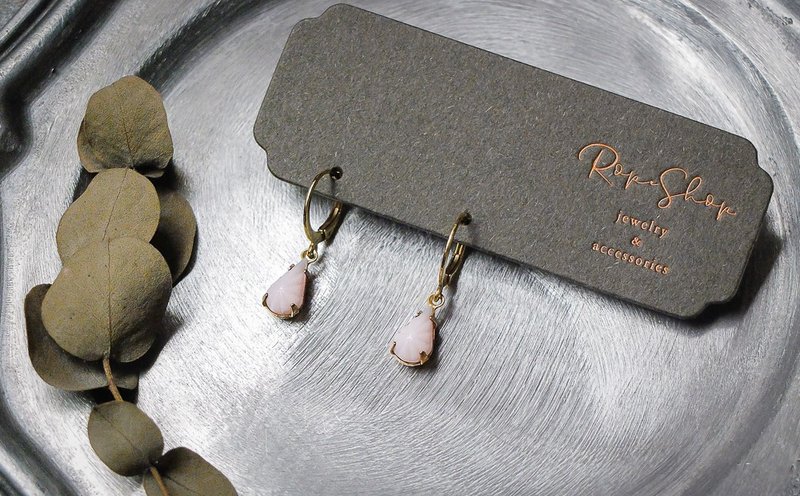 ROPEshop's 【Gemstone on the Crown】Antique Bronze Rose Pink Drop-shaped Pendant Earrings or Clip-on - ต่างหู - ทองแดงทองเหลือง สึชมพู