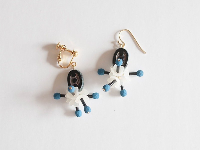 [Quantity Limited] Bouquet Earrings / Earrings - Earrings & Clip-ons - Glass Blue