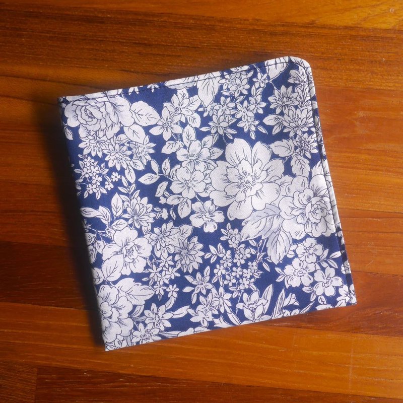 日本純棉手帕 = 典雅花朵 = 藏青 (共5色) - 手帕 - 棉．麻 