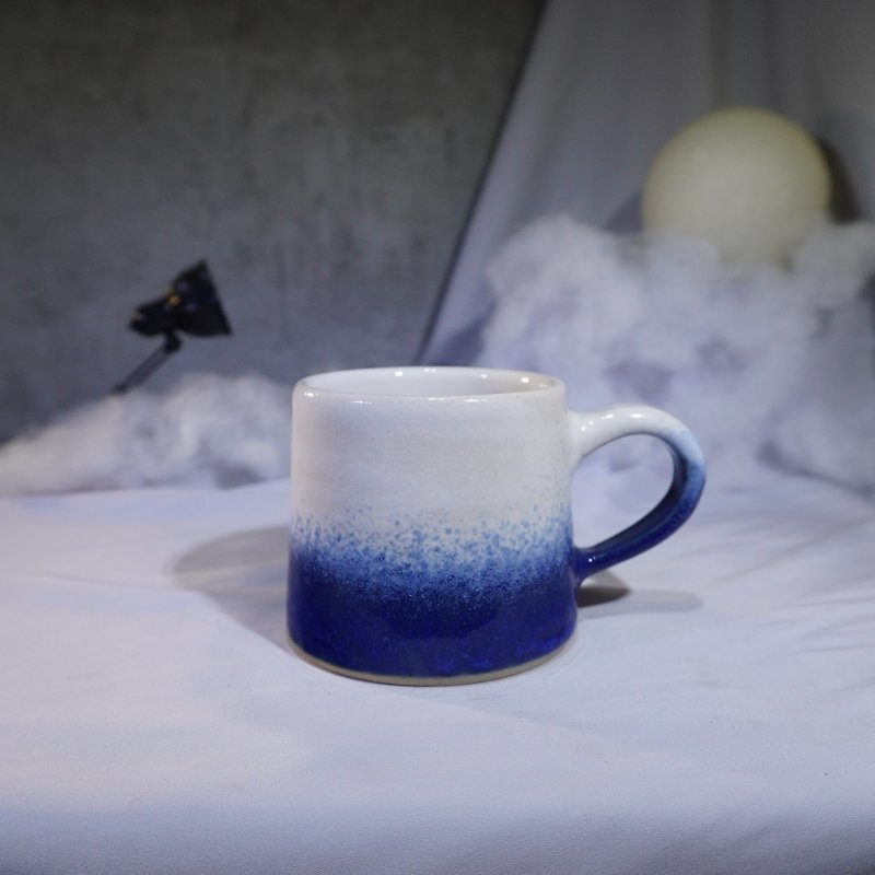 Sapphire blue and white small mountain cup - about 200ml, tea cup, mug, water cup, coffee cup - แก้วมัค/แก้วกาแฟ - ดินเผา หลากหลายสี