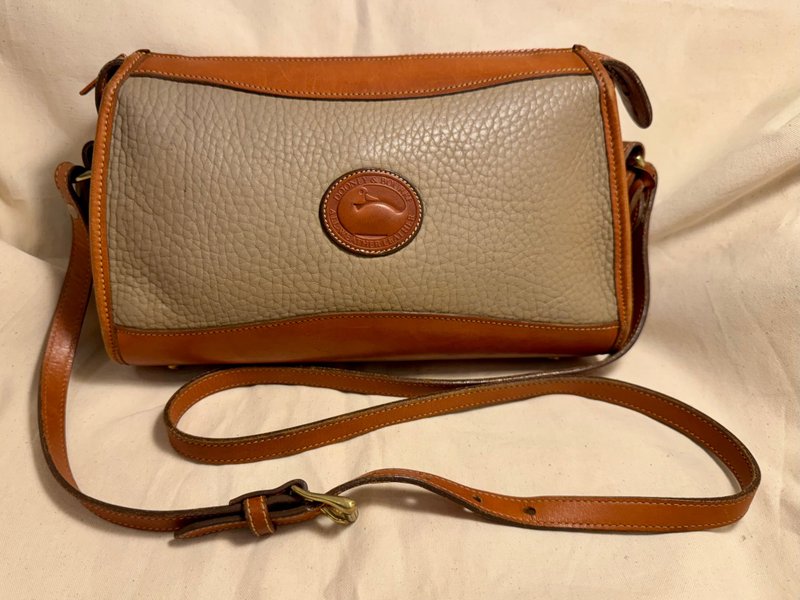 Dooney & Bourke 美國鴨鴨 美國製全真皮斜背包 肩背包 - 側背包/斜背包 - 真皮 咖啡色