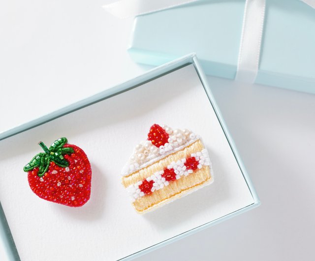 ショートケーキのピンバッジ(白)・いちごのピンバッジセット 箱