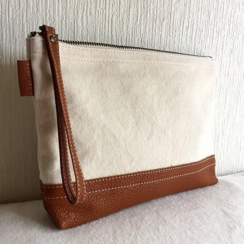 Vintage No. 8 canvas and goat leather tannin soft nume simple pouch [light Brown] - กระเป๋าเครื่องสำอาง - หนังแท้ สีนำ้ตาล