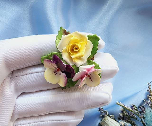 ヴィンテージブローチ 薔薇 バラ 彫刻 金 花 アンティーク ゴールド レトロ② ヴィンテージブローチ 薔薇 バラ 彫刻 金 花 アンティーク