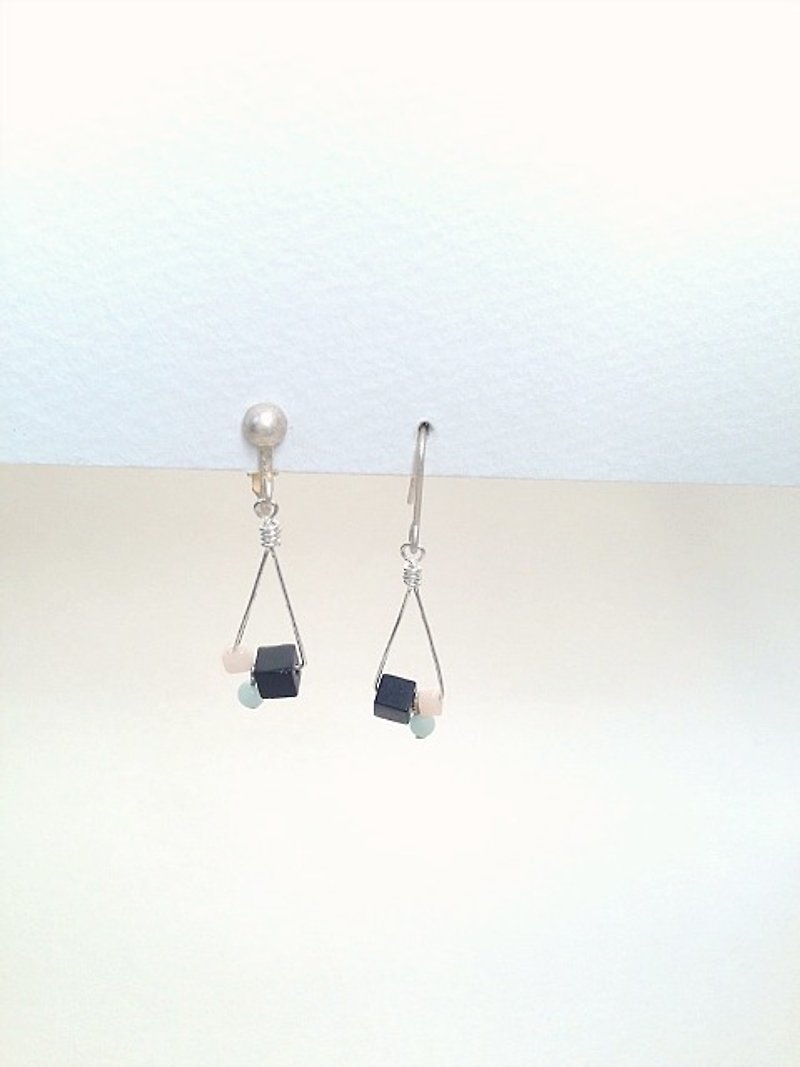SWITCH（earrings） - Earrings & Clip-ons - Gemstone Black