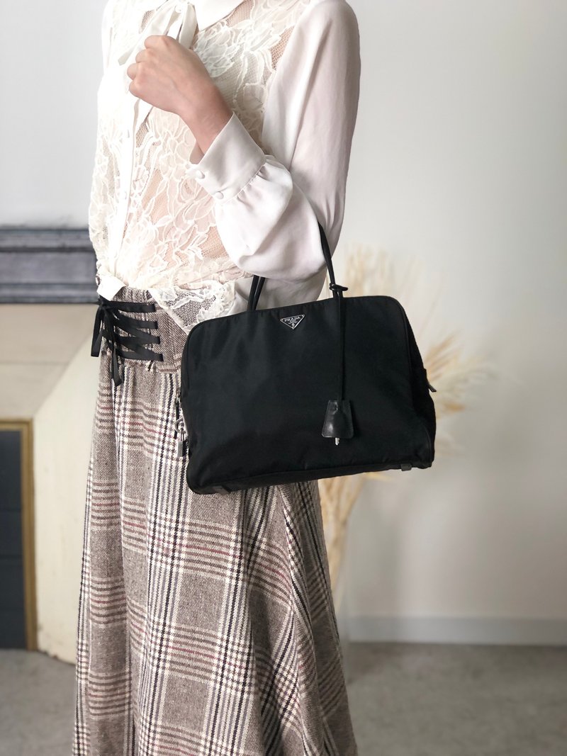 【 日本直送　名牌中古包 】PRADA プラダ トートバッグ ブラック トライアングルロゴ ナイロン カデナ vintage ヴィンテージ  b8nscy - 手提包/手提袋 - 尼龍 黑色