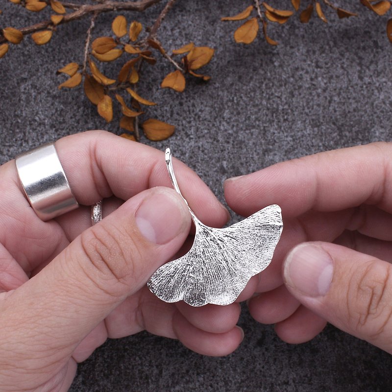 Sterling silver ginkgo leaf brooch - Brooches - Sterling Silver Silver