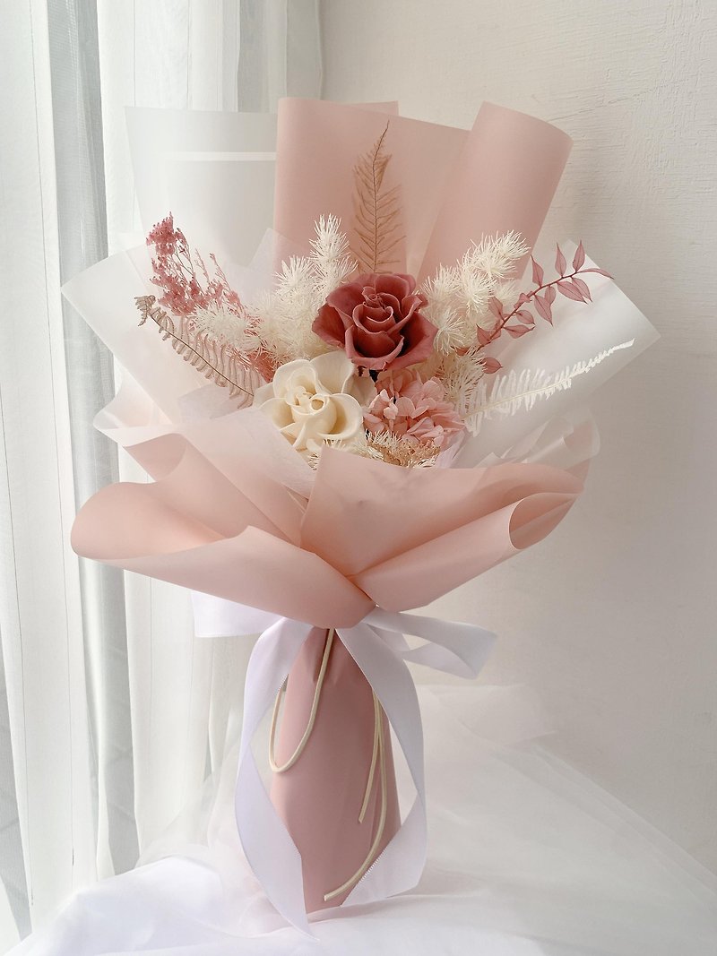 Preserved flower bouquet--strawberry milk (comes with bag and light string) - ช่อดอกไม้แห้ง - พืช/ดอกไม้ สึชมพู