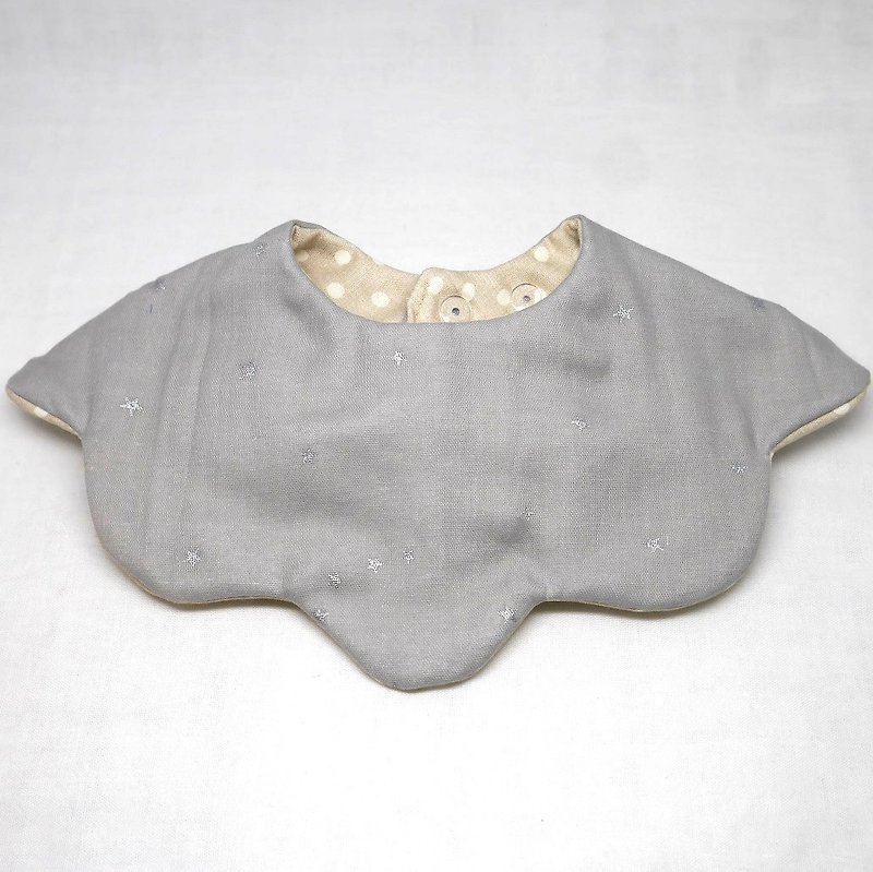 Japanese Handmade 8-layer-gauze 360 circle bib/flower type - Bibs - Cotton & Hemp Gray