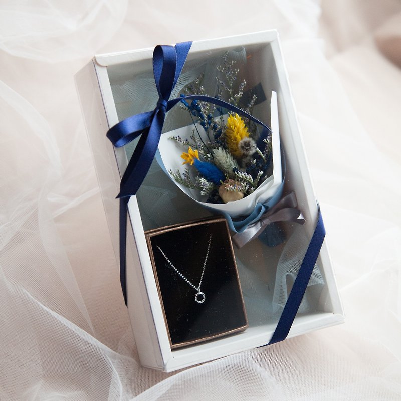 Temperament light blue bouquet gift box | Cross-border cooperation | Sterling silver necklace. Dry flowers. Exclusive gift - สร้อยคอ - เงินแท้ 