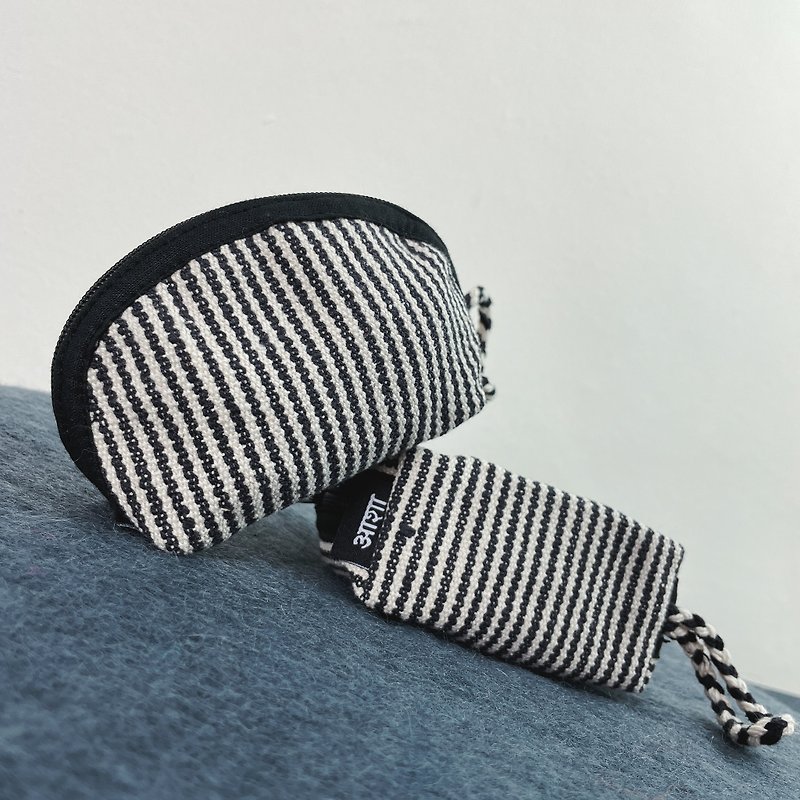 [Black and white series] momo coin purse small object storage coin purse simple color matching - Coin Purses - Cotton & Hemp 