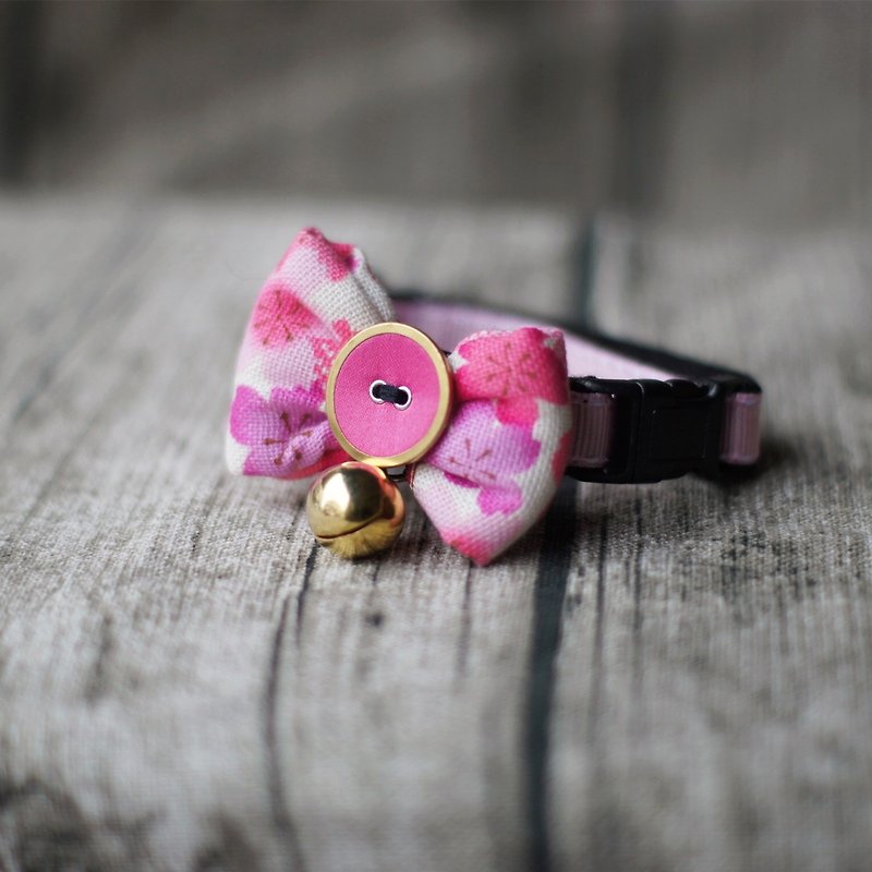 猫の首輪ピンクの蝶ネクタイの桜ラッキーキャット - 首輪・リード - コットン・麻 レッド