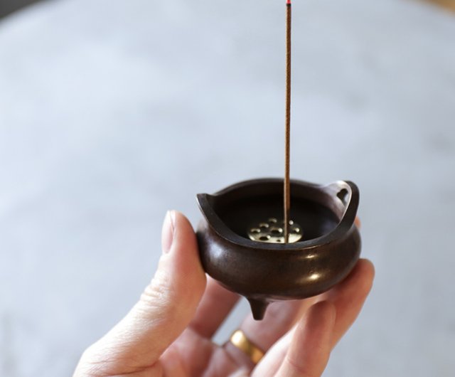 真鍮青茶染め三本足両耳香炉、香立て、香皿、線香立て - ショップ 真鍮