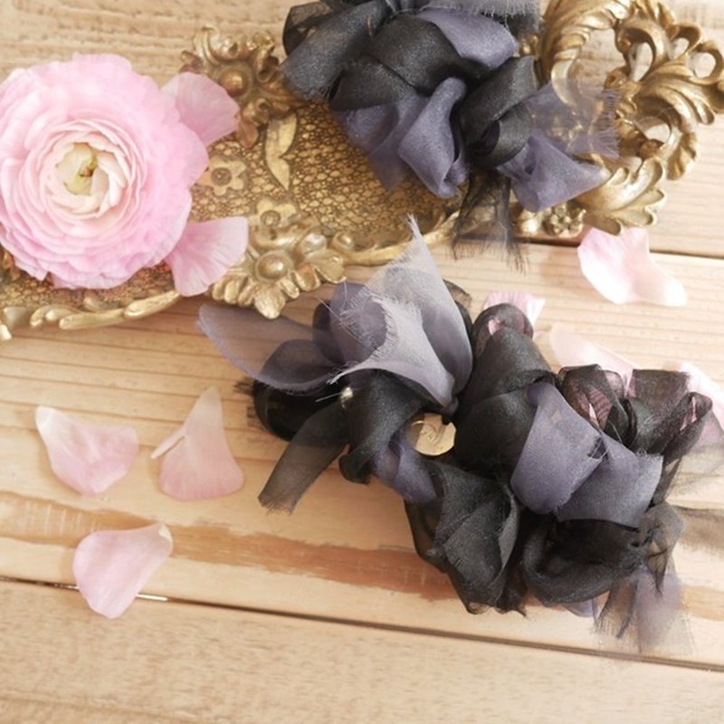 Monotone | Colorful blooming barrette / hair clip - Hair Accessories - Polyester Black