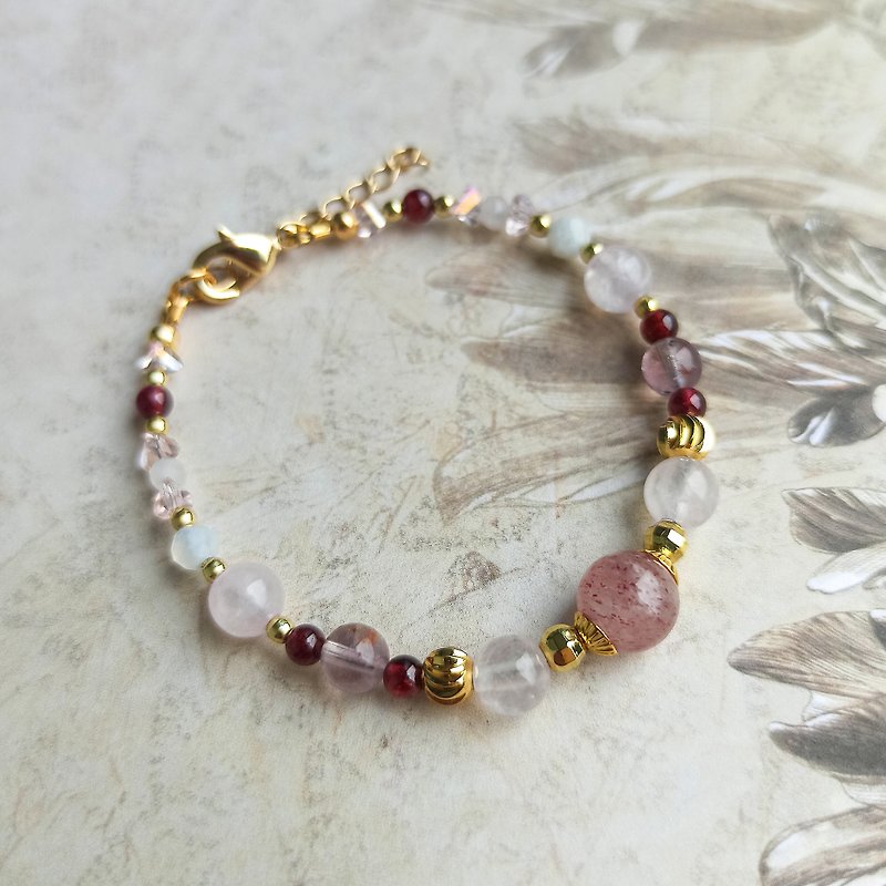 草莓晶 石榴石 月亮石 紫水晶 水晶手鍊 Strawberry crystal garnet moonstone amethyst bracelet - Bracelets - Crystal Pink