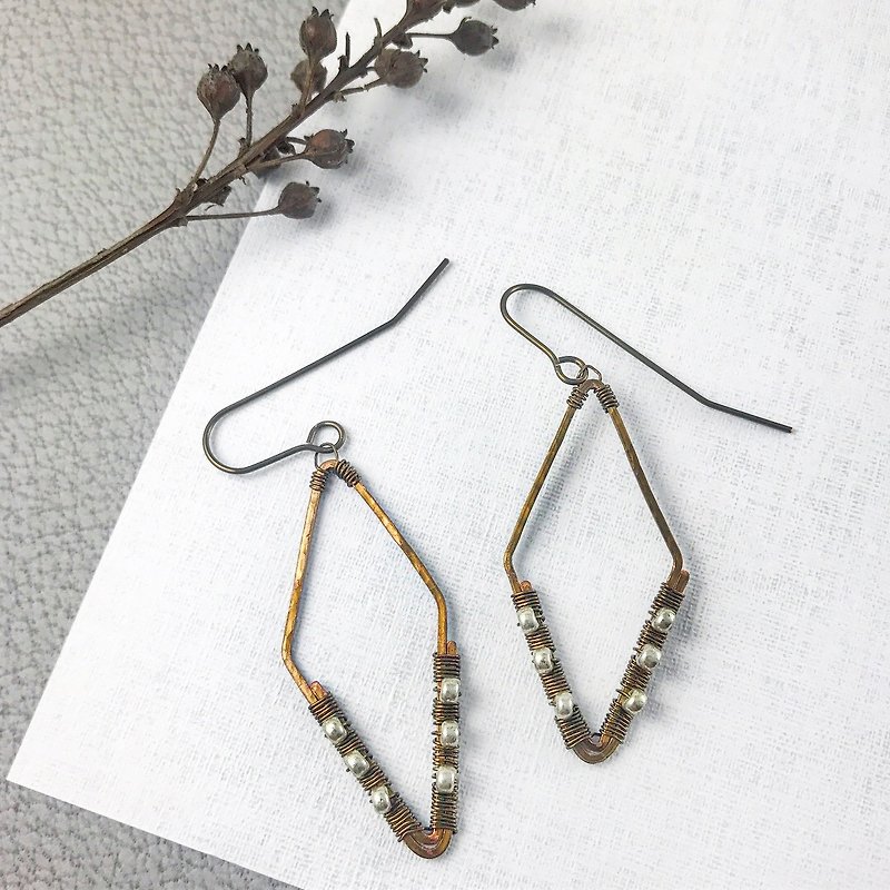 Flower Power Braided Copper Earrings - Geometric Rhombus wire jewelry Handmade Dangle Earrings Valentine's Day Limited Timepieces Free Shipping - ต่างหู - โลหะ สีทอง