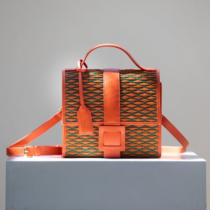 Woven Straw Summer Crossbody Bag in Orange and Green Color - 手提包/手提袋 - 真皮 橘色